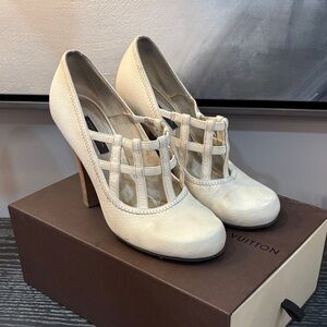 Louis Vuitton White Leather Ball Cage Women's Pump